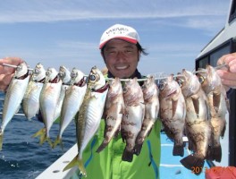 アジ五目釣りでは、メバルもまだまだOKだね