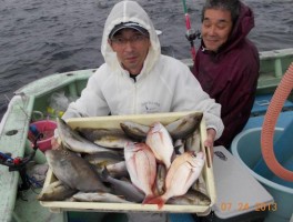 こちら様も　ドッサリ釣果でおもてなし