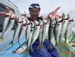 大アジ釣りまくり大漁だ