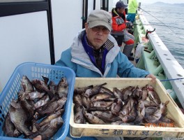 迫力のど山盛り釣果ですよ